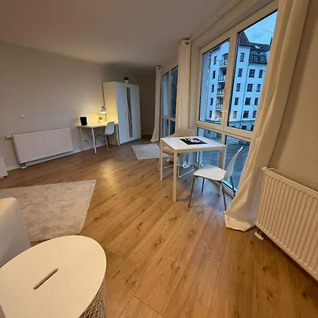 Gemuetliche 1-raum-wohnung In Dresden-friedrichstadt Lägenhet *