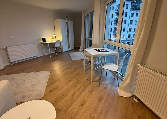 Gemuetliche 1-raum-wohnung In Dresden-friedrichstadt Lägenhet *